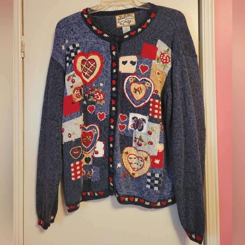 HEIRLOOM COLLECTIBLES SWEATER WITH HEARTS